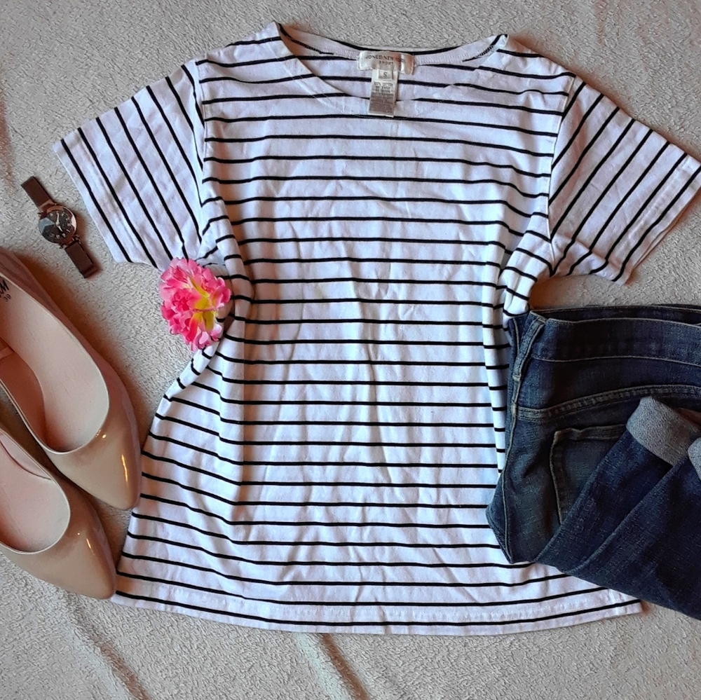 Striped Short Sleeve Shirt 🖤